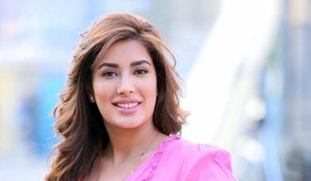 پاکستانی اداکارہ مہوش حیات کو نیویارک میں اقوام متحدہ کی طرف سے خصوصی ایوارڈ سے نوازا گیا