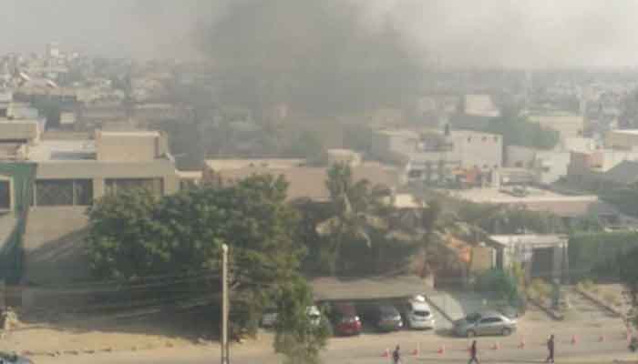 کراچی قونصلیٹ پر حملہ کرنے والے تینوں دہشتگرد  اپنے انجام کو پہنچ گئے، چینی سفارتکار محفوظ، دو پولیس اہلکار شہید