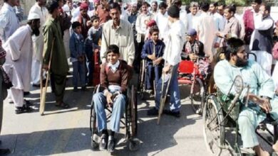 افغانستان میں معذور افراد بھی سڑکوں پر احتجاج کے لیے نکل آئے