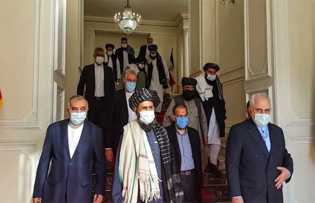 افغان وزیر خارجہ امیر خان متقی کی ایرانی ہم منصب سے ملاقات، طالبان حکومت کو تسلیم کرنے کے حوالے سے گفتگو