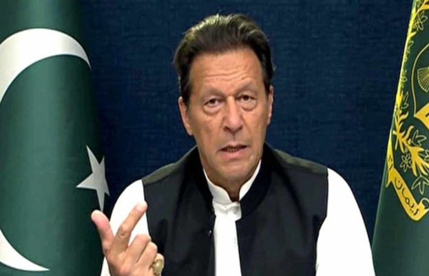 حکومتی اتحاد نے عمران خان کی نااہلی کیلئے الیکشن کمیشن میں ریفرنس دائر کردیا
