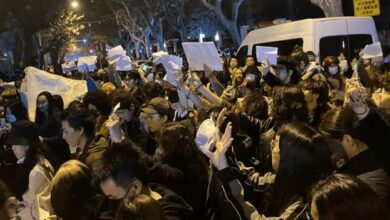 چین میں کووڈ 19 کے کیسز میں ریکارڈ اضافہ، پابندیوں کے خلاف مختلف شہروں میں احتجاج