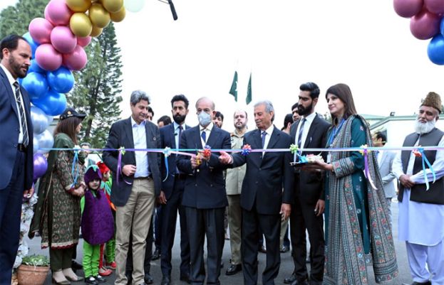 وزیراعظم نے اسلام آباد میں اسکول آن ویلز منصوبے کا افتتاح کردیا