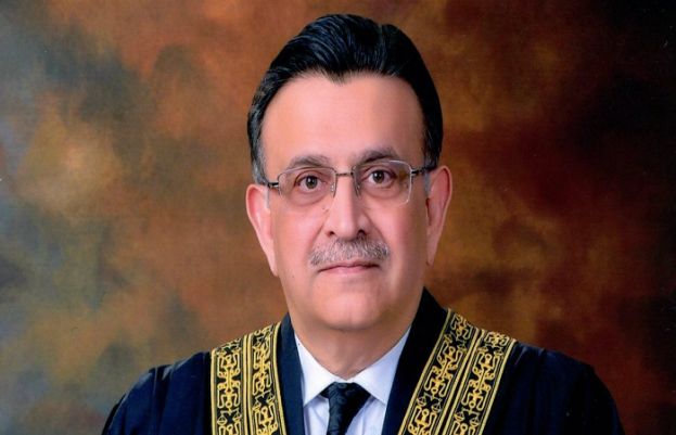 آئین کی خلاف ورزی برداشت نہیں، الیکشن کا معاملہ لٹکانے کی اجازت نہیں دینگے: چیف جسٹس