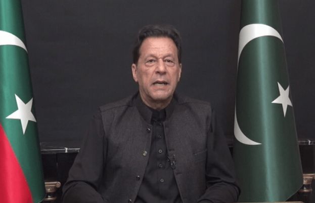 ملک کی بہتری کے لیے آرمی چیف سے بات کرنے کو تیار ہوں: عمران خان