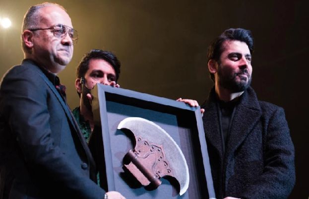 ”دی لیجنڈ آف مولا جٹ“ کا گنڈاسا 50 ہزار ڈالر میں نیلام
