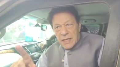 پورے ملک میں کنٹینرز لگا کر مقبوضہ کشمیر بنایا ہوا ہے: عمران خان