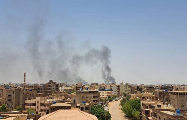 سوڈان میں پیراملٹری فورسز اور فوج کے درمیان کشیدگی، خرطوم میں فائرنگ و دھماکے