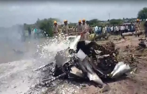بھارتی تربیتی طیارہ دورانِ پرواز گرکر تباہ