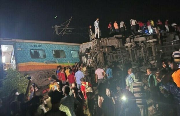بھارت میں خوفناک ٹرین حادثے کے نتیجے میں 280 افراد ہلاک ہوگئے