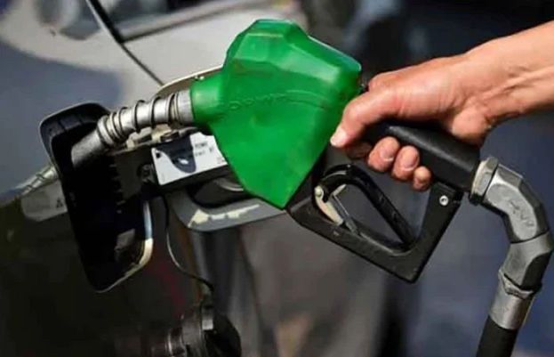 پٹرول کی قیمت میں9 اور ہائی سپیڈ ڈیزل کی قیمت میں 7 روپے کمی کا اعلان