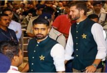 پاکستانی کرکٹرز کا بھارت میں شاندار استقبال، ہزاروں شائقین کرکٹرز کی ایک جھلک دیکھنے کو بیتاب