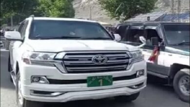 گلگت بلتستان حکومت کا اہم فیصلہ، سرکاری گاڑیوں پر ’’یہ گاڑی ٹیکس گزاروں کی ملکیت ہے‘‘ لکھنے کا حکم