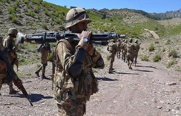 پاک افغان سرحد پر دہشتگردوں کا حملہ، پاک فوج کے 4 جوان شہید، 12 دہشتگرد ہلاک