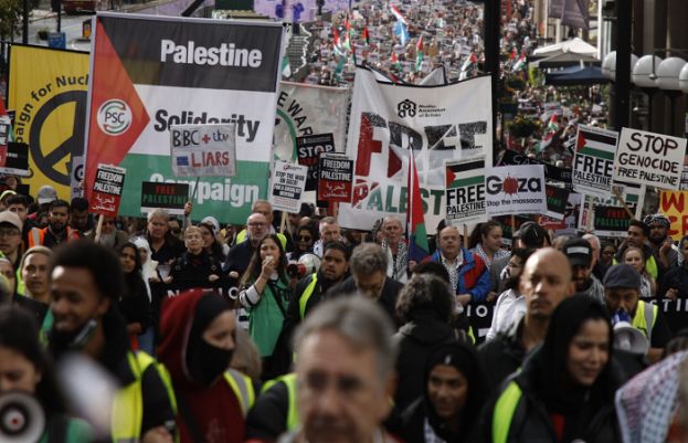 دنیا بھر میں فلسطینیوں کی حمایت میں مظاہروں کا سلسلہ جاری