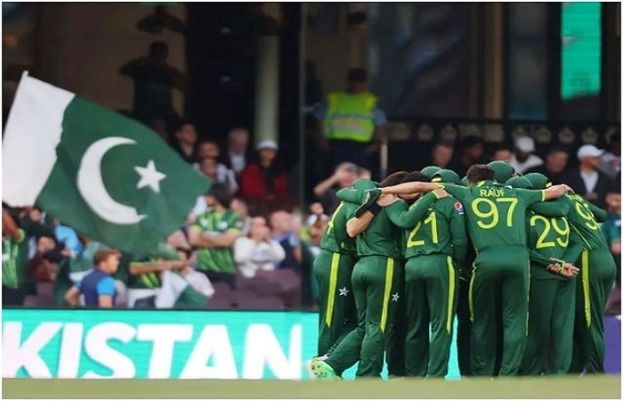 پی سی بی کا بڑا فیصلہ، پاکستانی کرکٹرز غیر ملکی لیگز نہیں کھیل سکیں گے
