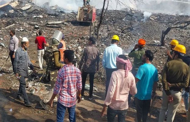 بھارت: آتش بازی کا سامان بنانے والی فیکٹری میں دھماکا، 8 افراد ہلاک، 80 زخمی