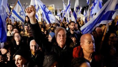 اسرائیل میں ہزاروں افراد نیتن یاہو کے خلاف سڑکوں پر نکل آئے