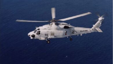 2 فوجی ہیلی کاپٹرز سمندر میں گر کر تباہ، متعدد افراد لاپتا