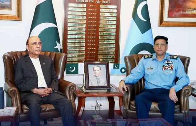 صدر مملکت آصف زرداری کا ایئر ہیڈکوارٹرز اسلام آباد کا دورہ ، ایئر چیف سے ملاقات