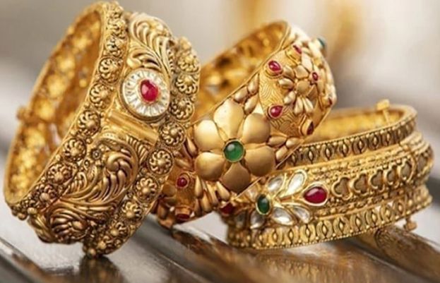 سونے کی قیمت میں مزید کمی ہوگئی