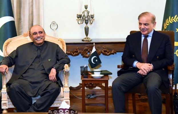 صدر مملکت اور وزیراعظم کی اہم بیٹھک، ملکی سیاسی و معاشی صورتحال پر تبادلہ خیال