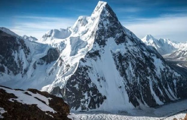 گلگت بلتستان؛ براڈ پیک پر برفانی تودے تلے دبنے والے 4 کوہ پیماؤں کی لاشیں مل گئیں، دیگر 6 کی تلاش جاری