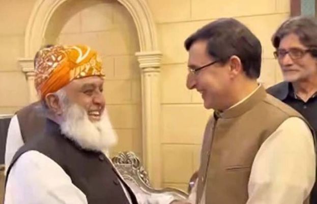 پارلیمنٹ کے باہر مشترکہ احتجاج، پی ٹی آئی مولانا فضل الرحمان کو آمادہ کرنے میں ناکام