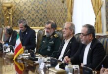 مسلم ممالک اسرائیلی جارحیت اور مشرقِ وسطیٰ کو &rsquo;تقسیم کرنے&lsquo; کی امریکی حمایت یافتہ کوششوں کے خلاف اپنے علاقائی تعاون کو مزید مضبوط بنائیں: ایرانی صدر
